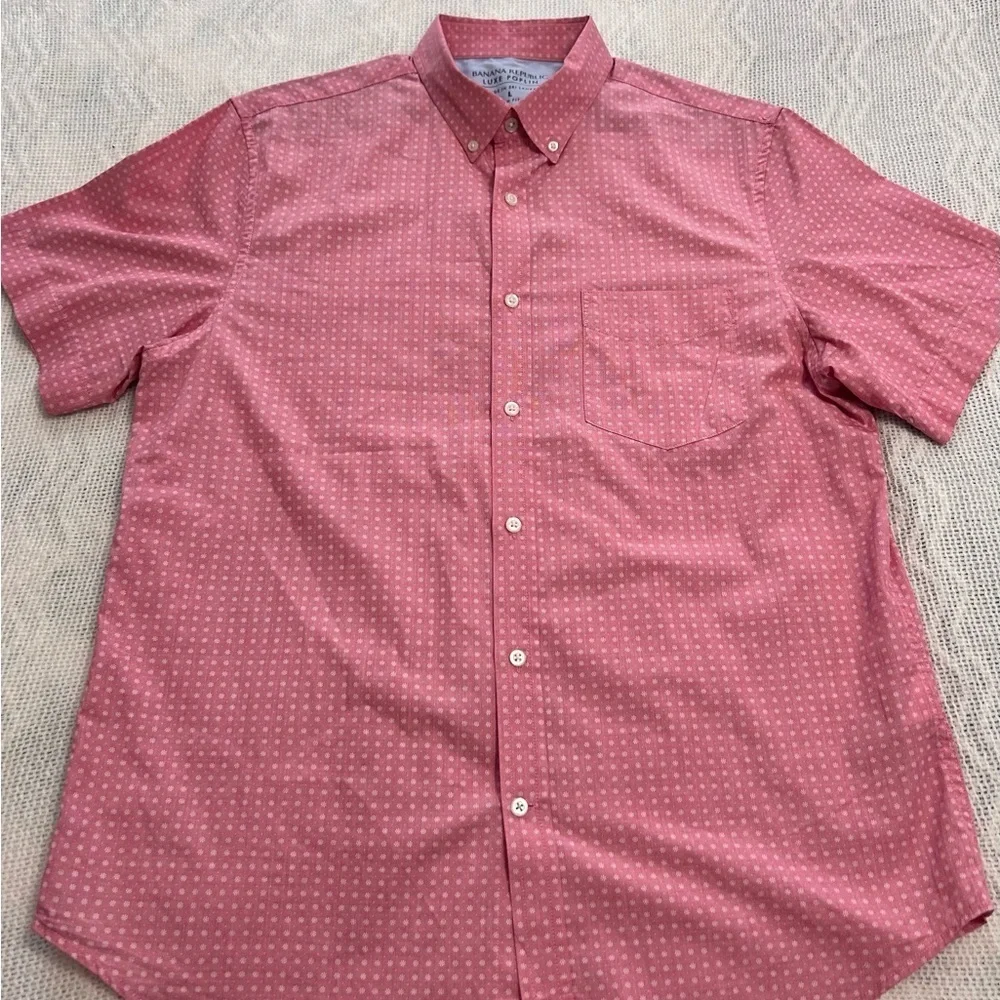 Banana Republic Men’s Short Sleeve Button Down  Size L Slim Fit